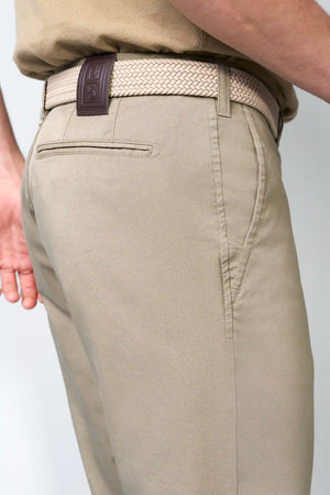 CHINO 1-6010 ULTRA-LIGHTWEIGHT, FUNCTIONAL CHINOS