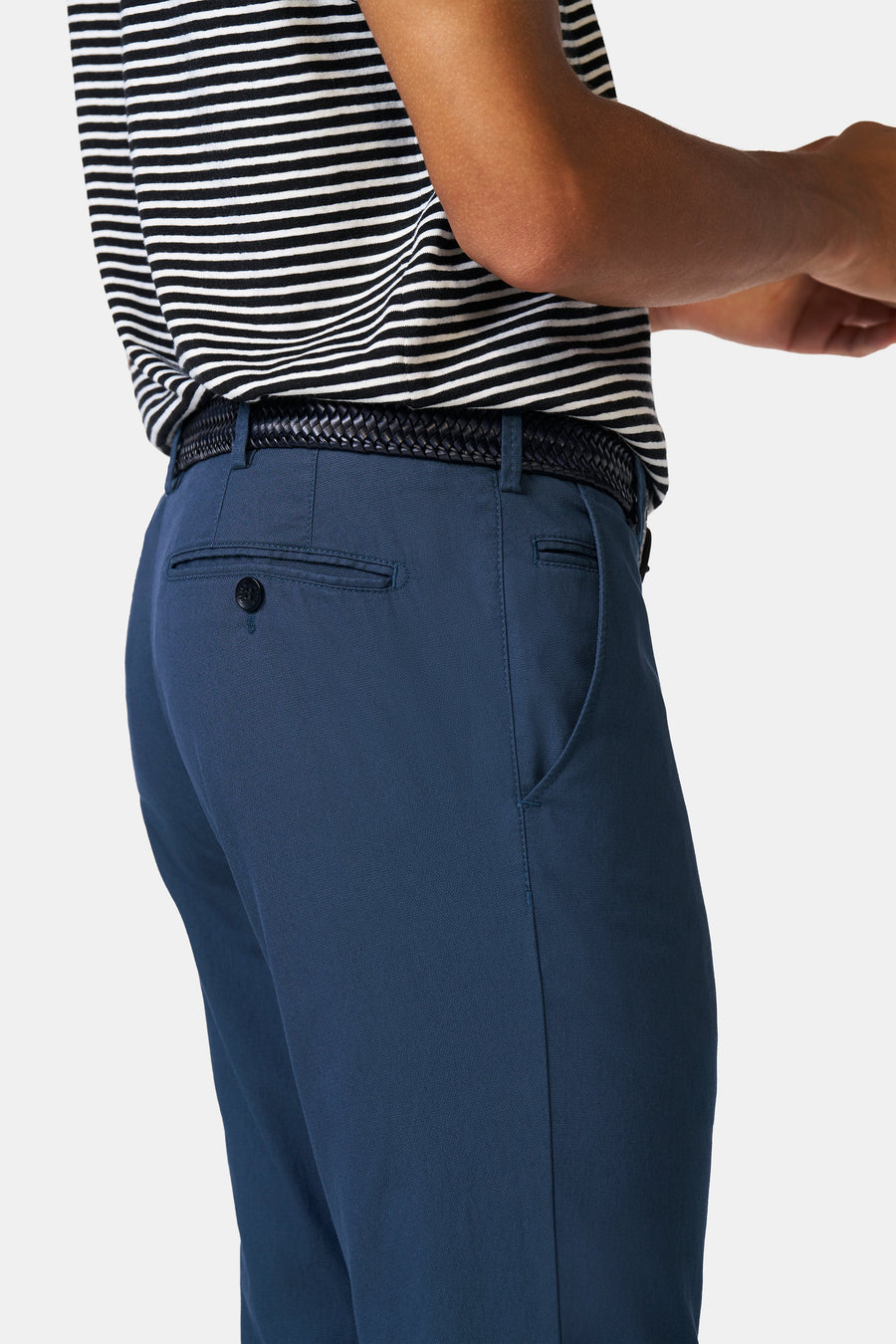 Bonn 1-8123 ACTIVE ∙ MICROFANCY