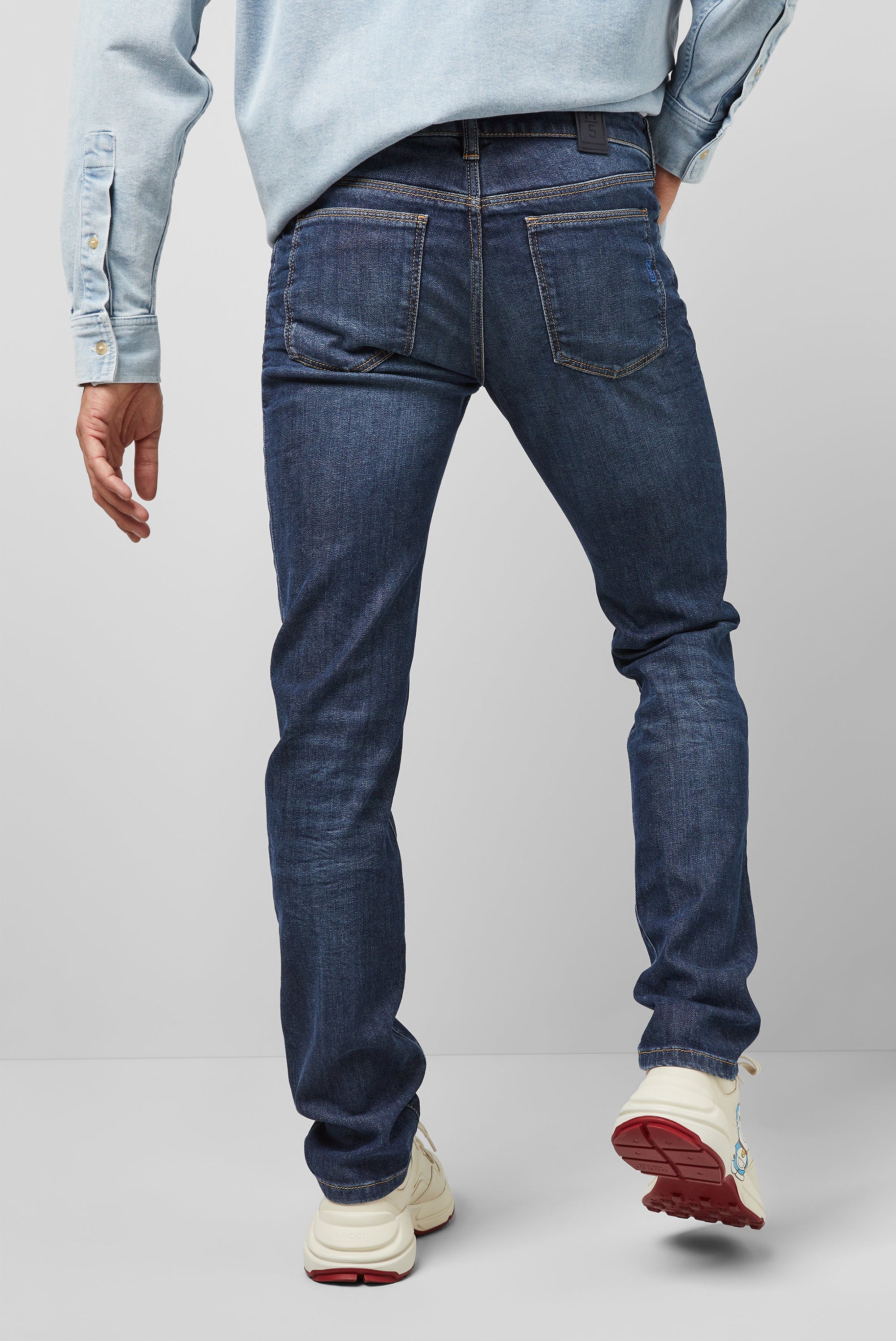 SLIM 9-6242 AUTHENTIC DENIM