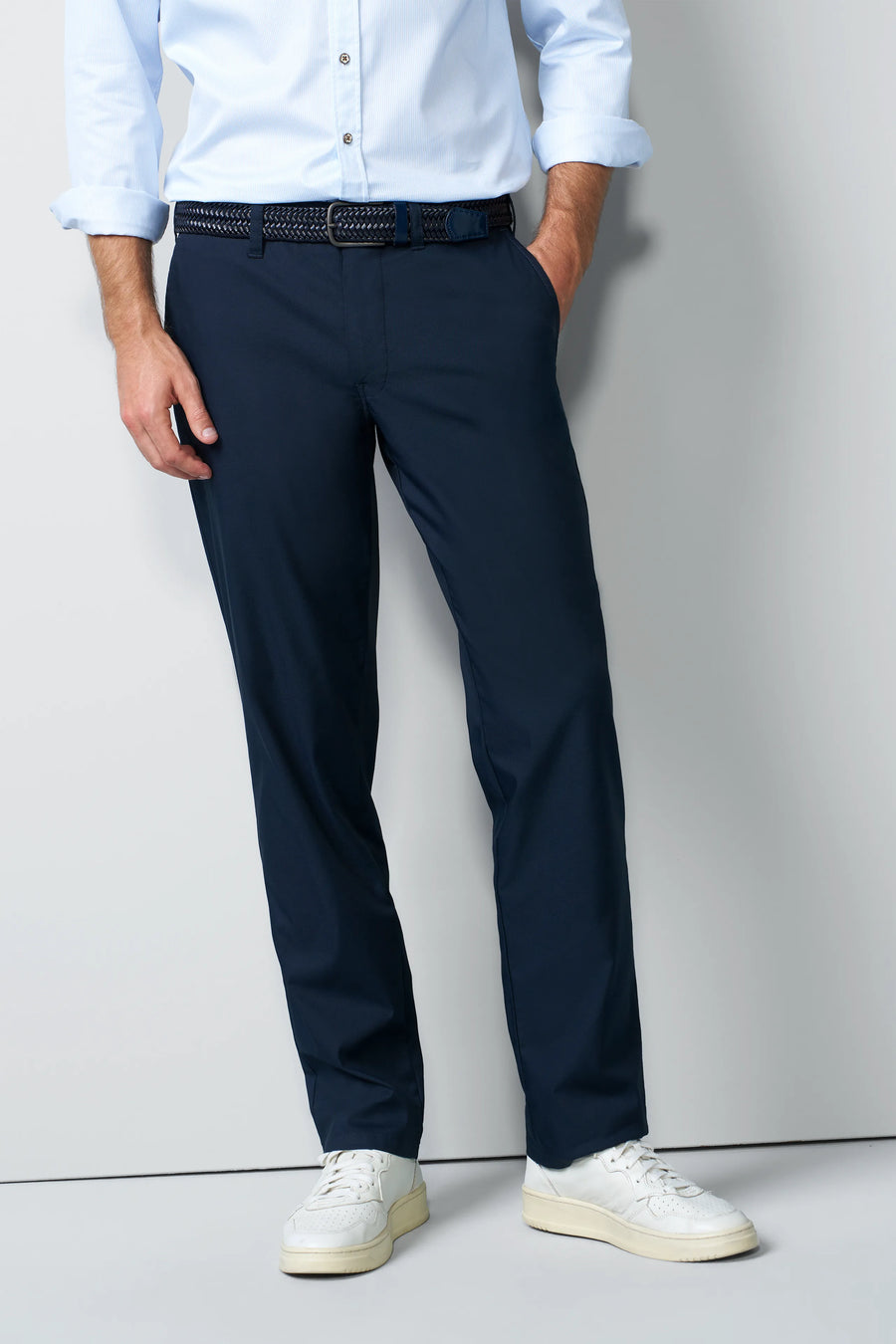 CHINO 1-6010 ULTRA-LIGHTWEIGHT, FUNCTIONAL CHINOS
