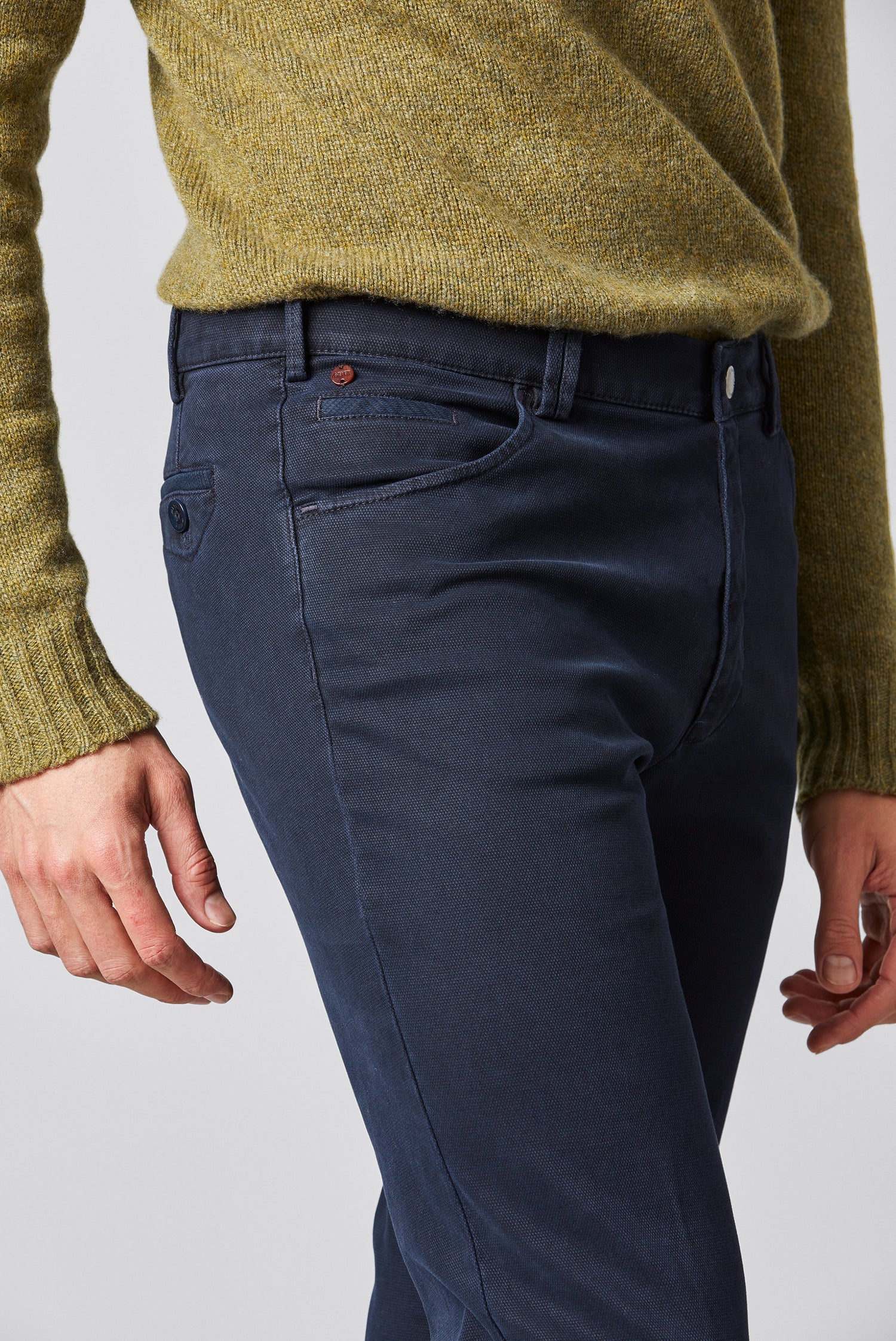 Dublin 2-5582 MICRO STRUCTURE ∙ SWING POCKET